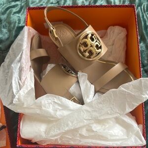 Tory Burch Tan Gold Sandals Chic Style